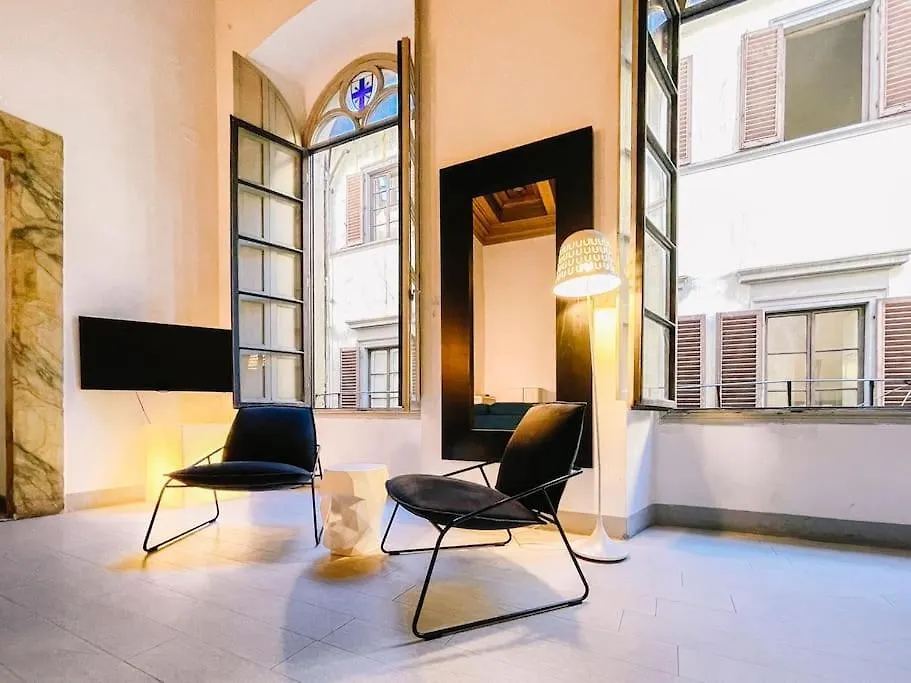 Appartamento Ponte Vecchio Elegante Domus Firenze